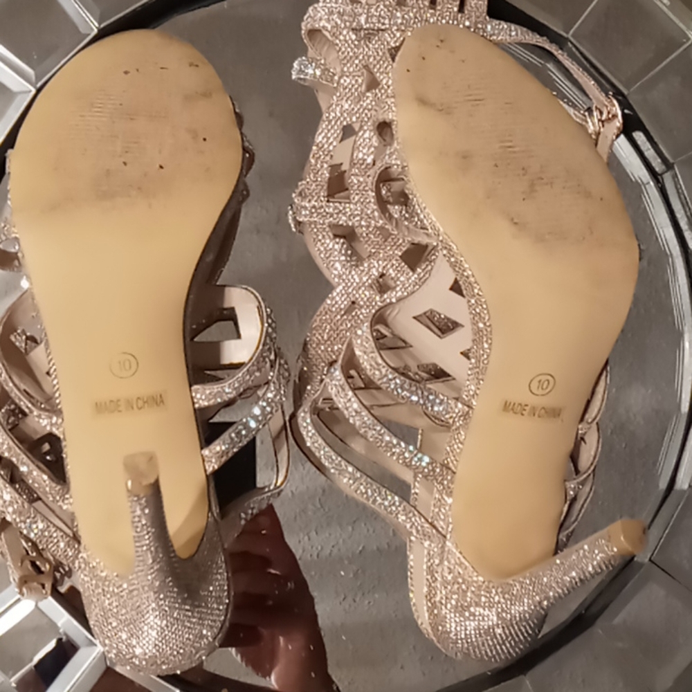 Heels - Picture 7 of 7